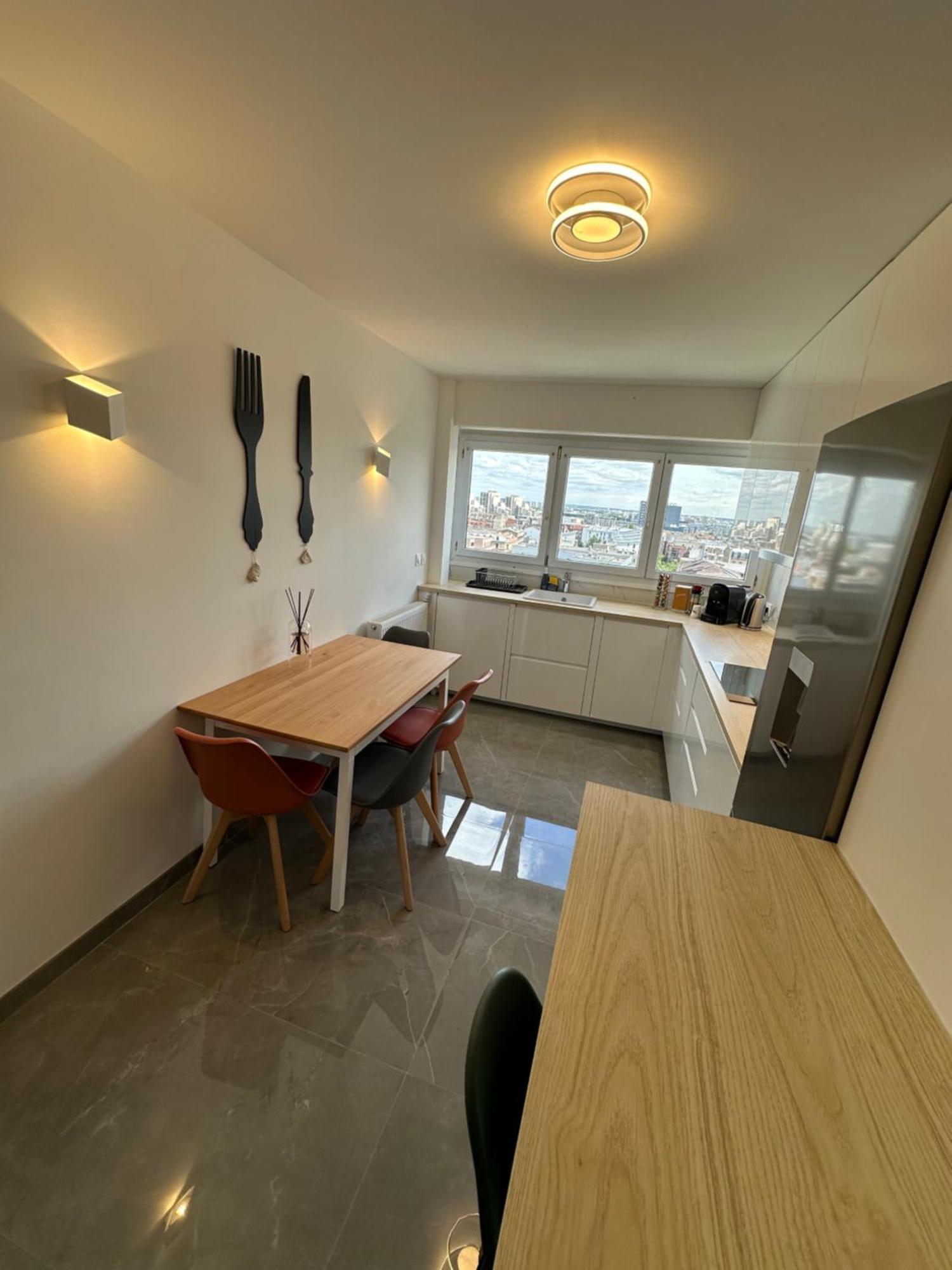 Paris Pantin Magnifique Appartement 4 Pieces De 108M2 Avec 2 Parking Interieur - Tres Cosy Pour 1 A 12 Personnes - Entierement Refait A Neuf Entire Apartment Luxurious And Warm - Pantin Paris 19 Eme Free Wifi Gratuit Exterior foto