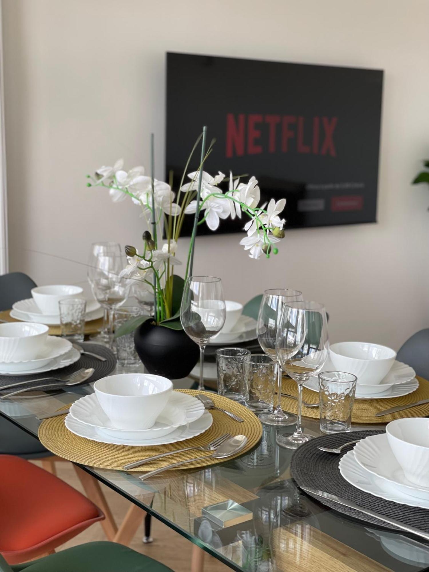 Paris Pantin Magnifique Appartement 4 Pieces De 108M2 Avec 2 Parking Interieur - Tres Cosy Pour 1 A 12 Personnes - Entierement Refait A Neuf Entire Apartment Luxurious And Warm - Pantin Paris 19 Eme Free Wifi Gratuit Exterior foto