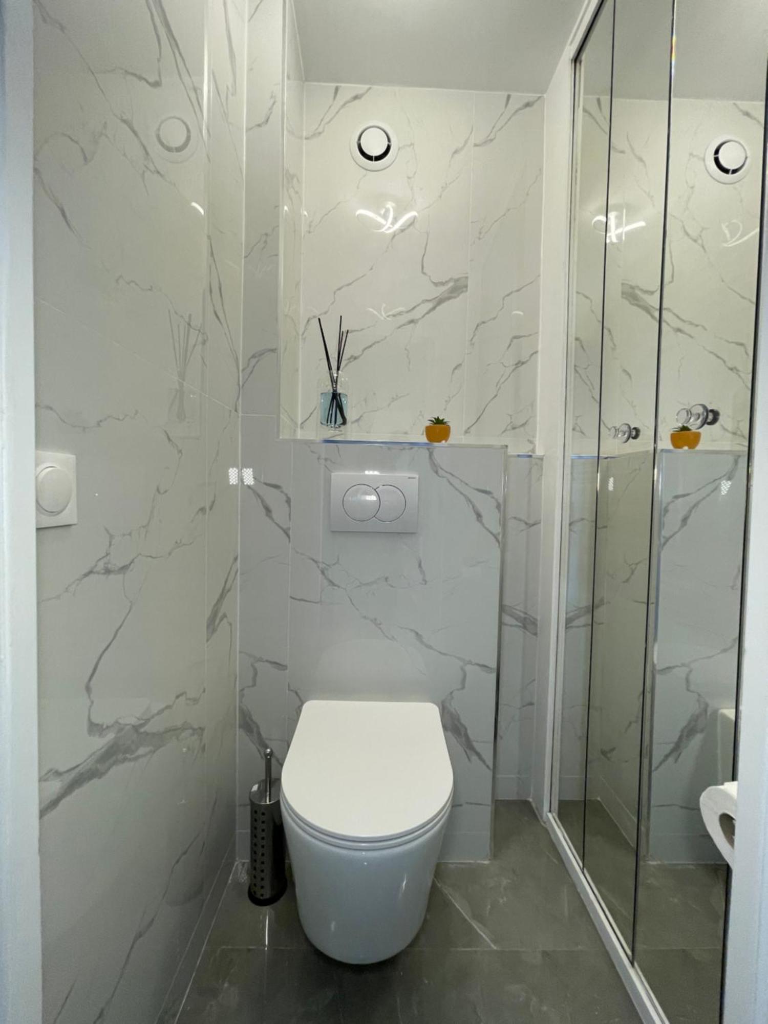 Paris Pantin Magnifique Appartement 4 Pieces De 108M2 Avec 2 Parking Interieur - Tres Cosy Pour 1 A 12 Personnes - Entierement Refait A Neuf Entire Apartment Luxurious And Warm - Pantin Paris 19 Eme Free Wifi Gratuit Exterior foto